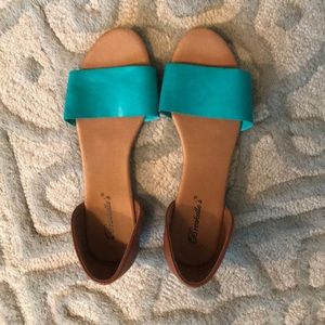 BRECKELLES Teal and brown sandals